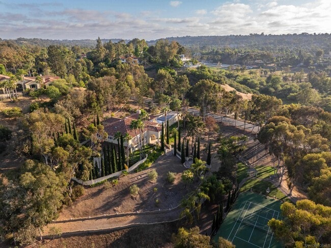 459 Flores De Oro in Rancho Santa Fe, CA - Foto de edificio - Building Photo