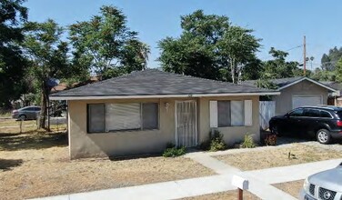 5 Parcel SFR Portfolio (Hemet - 2 Bed/1 Bath) in Hemet, CA - Building Photo - Building Photo