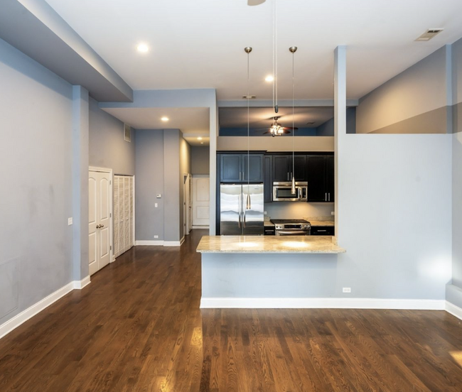 3109 W Augusta Blvd, Unit 1F in Chicago, IL - Building Photo - Building Photo