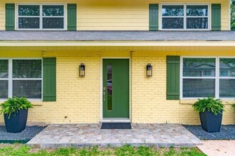 501 Gate Tree Ln in Austin, TX - Foto de edificio - Building Photo