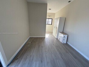 3700 SW 82nd Ave-Unit -2 in Miami, FL - Building Photo - Building Photo