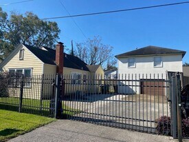 1911 Bradshaw St in Houston, TX - Building Photo