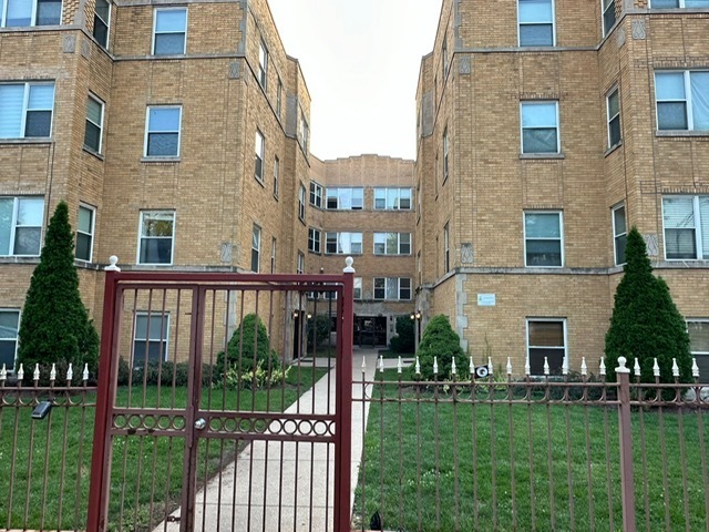 4950 N Kimball Ave in Chicago, IL - Building Photo