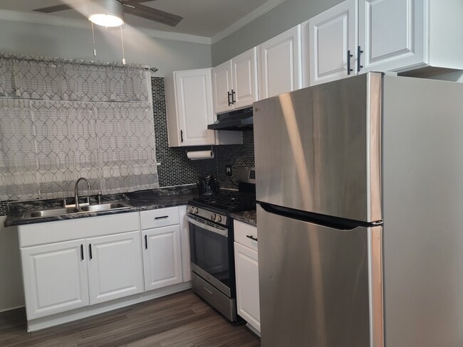 property at 14115 S Dearborn St