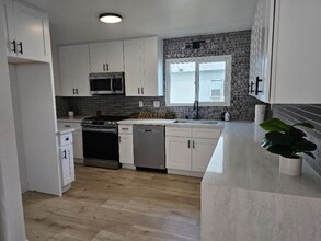159 Fillmore Way in Costa Mesa, CA - Building Photo - Building Photo
