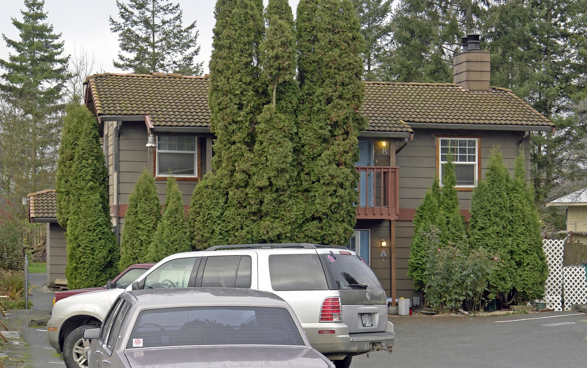 718 10th St SE in Puyallup, WA - Building Photo