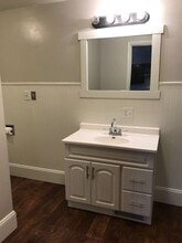 117 W Elm St in Lone Tree, IA - Building Photo - Building Photo