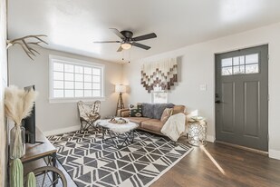 313 W San Miguel St in Colorado Springs, CO - Building Photo
