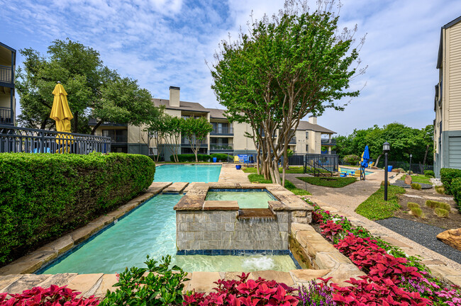 Rock Creek in Dallas, TX - Foto de edificio - Building Photo