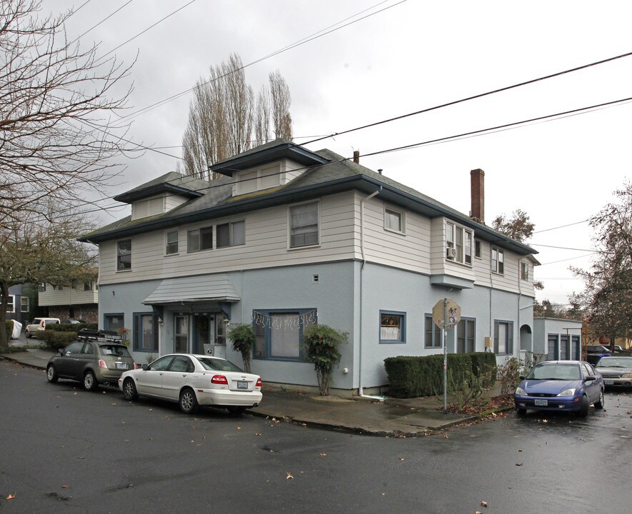 1702-1712 SE Main St in Portland, OR - Foto de edificio