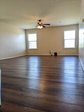 1801 West Antler Way in Mustang, OK - Building Photo - Building Photo