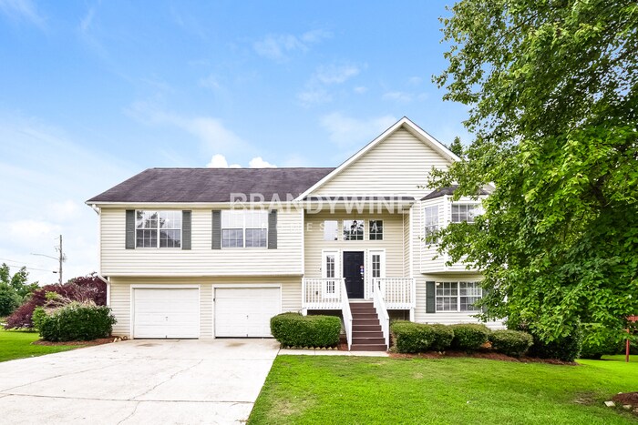 2715 Boulder Pointe Way in Ellenwood, GA - Building Photo