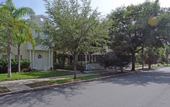 Serendipity Apartments in St. Petersburg, FL - Building Photo - Building Photo