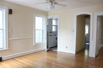 28 Cottage St in New Haven, CT - Building Photo - Building Photo