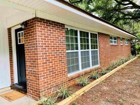 1113 Buckingham Dr in Tallahassee, FL - Building Photo