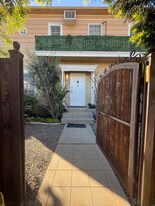 439 S Sherbourne Dr in Los Angeles, CA - Building Photo