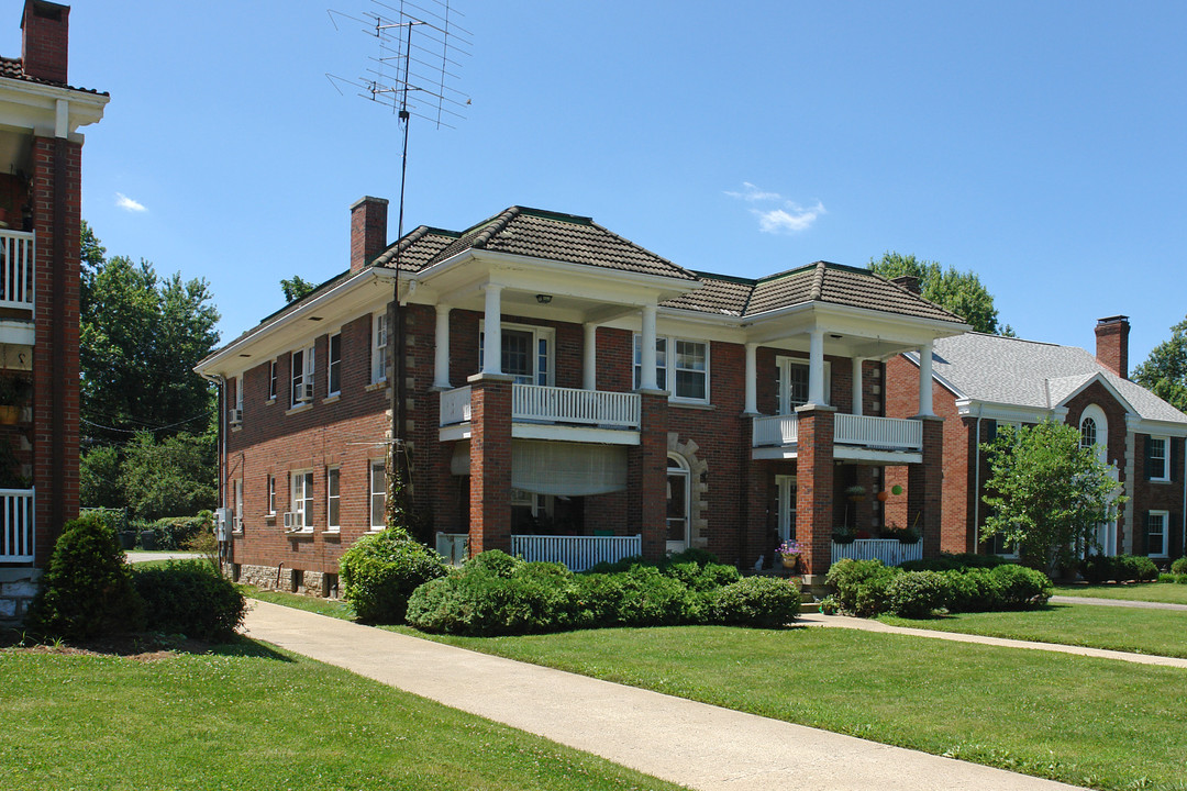 106 Cochran Rd in Lexington, KY - Foto de edificio