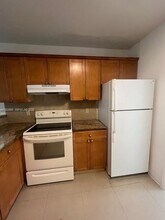 901 SW 4th Terrace in Hallandale Beach, FL - Building Photo - Building Photo