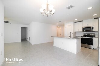 3806 Whitney Wy in Haines City, FL - Building Photo - Building Photo