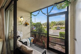 10710 Royal Palm Blvd in Coral Springs, FL - Building Photo - Building Photo