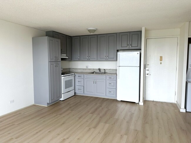 737 Olokele Ave in Honolulu, HI - Building Photo - Building Photo