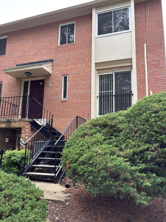 4657 Logsdon Dr in Annandale, VA - Building Photo - Building Photo