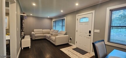 141 West End Ave in Hopatcong, NJ - Building Photo - Building Photo