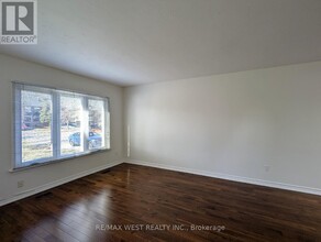 1239 Nigel Rd in Mississauga, ON - Building Photo - Building Photo