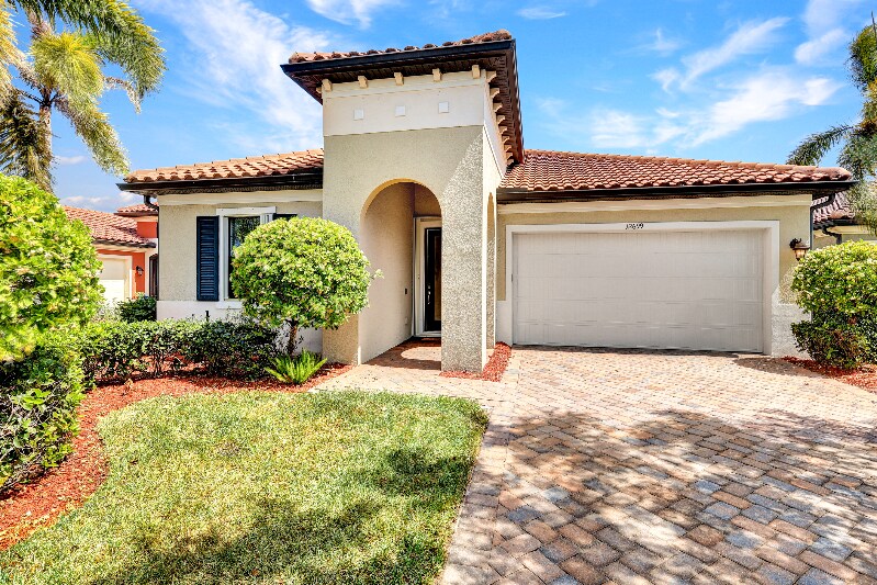 12699 Fairington Way in Ft. Myers, FL - Building Photo