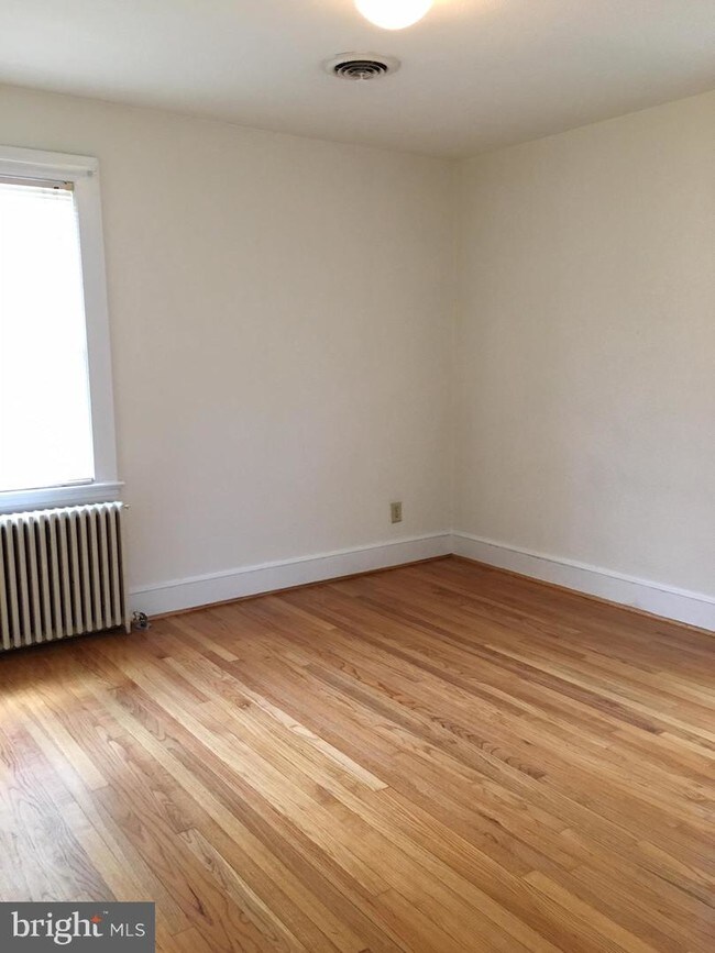 819 Weedon St-Unit -APT 2 in Fredericksburg, VA - Building Photo - Building Photo