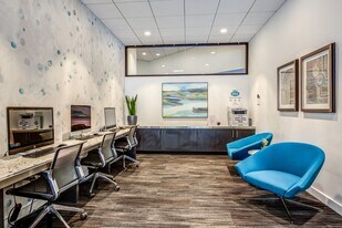 Asbury Plaza in Chicago, IL - Building Photo