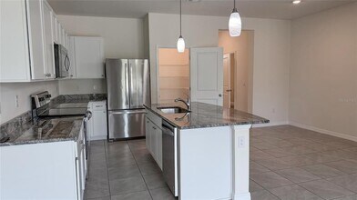 11071 Crescent Deer Dr in Land O Lakes, FL - Building Photo - Building Photo
