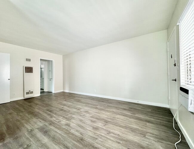 1010 N Orange Grove Ave in West Hollywood, CA - Building Photo - Building Photo