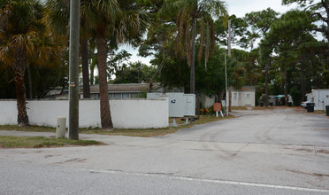 Safety Harbor Park in Safety Harbor, FL - Building Photo - Building Photo