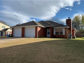 507 Camellia Dr in Bentonville, AR - Building Photo