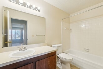 Bridgewood Apartments in Flat Rock, MI - Building Photo - Building Photo