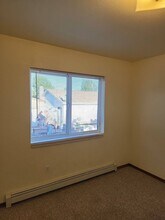 2 N 7th Ave E in Three Forks, MT - Building Photo - Building Photo