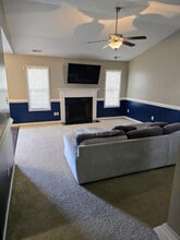 213 Adagio Trl in Richlands, NC - Foto de edificio - Building Photo