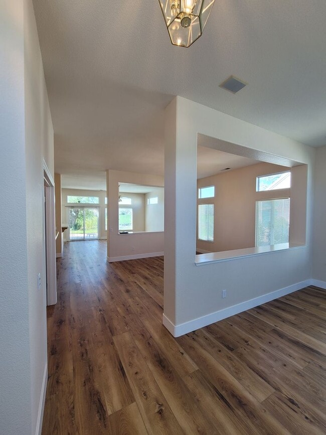 105 Apple Hill Dr in Brentwood, CA - Building Photo - Building Photo