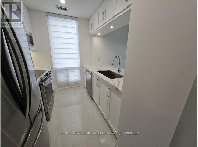 85 Bloor St E in Toronto, ON - Building Photo - Building Photo