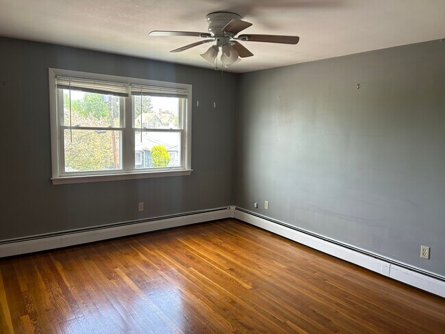 747 Silver St, Unit 2L in Manchester, NH - Foto de edificio - Building Photo