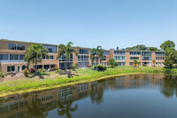 Penthouse Greens Condominiums in Largo, FL - Foto de edificio - Building Photo