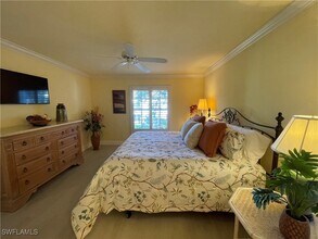 7046 Barrington Cir in Naples, FL - Foto de edificio - Building Photo