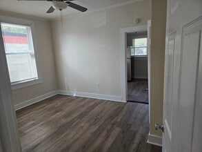 1912 Leland St, Unit A in North Charleston, SC - Foto de edificio - Building Photo