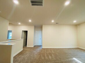 4145 Alamos Ave in Clovis, CA - Building Photo - Building Photo
