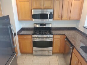 4480 Market Commons Dr, Unit 612 in Fairfax, VA - Building Photo - Building Photo
