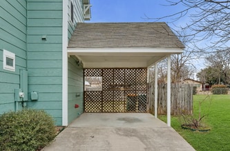 1124 N Penelope St in Belton, TX - Foto de edificio - Building Photo