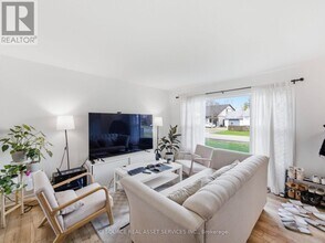 20 B Valley Rd in St Catharines, ON - Building Photo - Building Photo