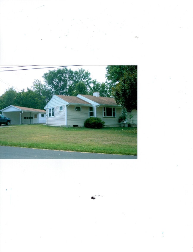 property at 122 Redbud Dr