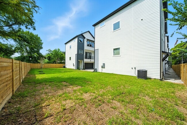 property at 2306 Hoskins Dr